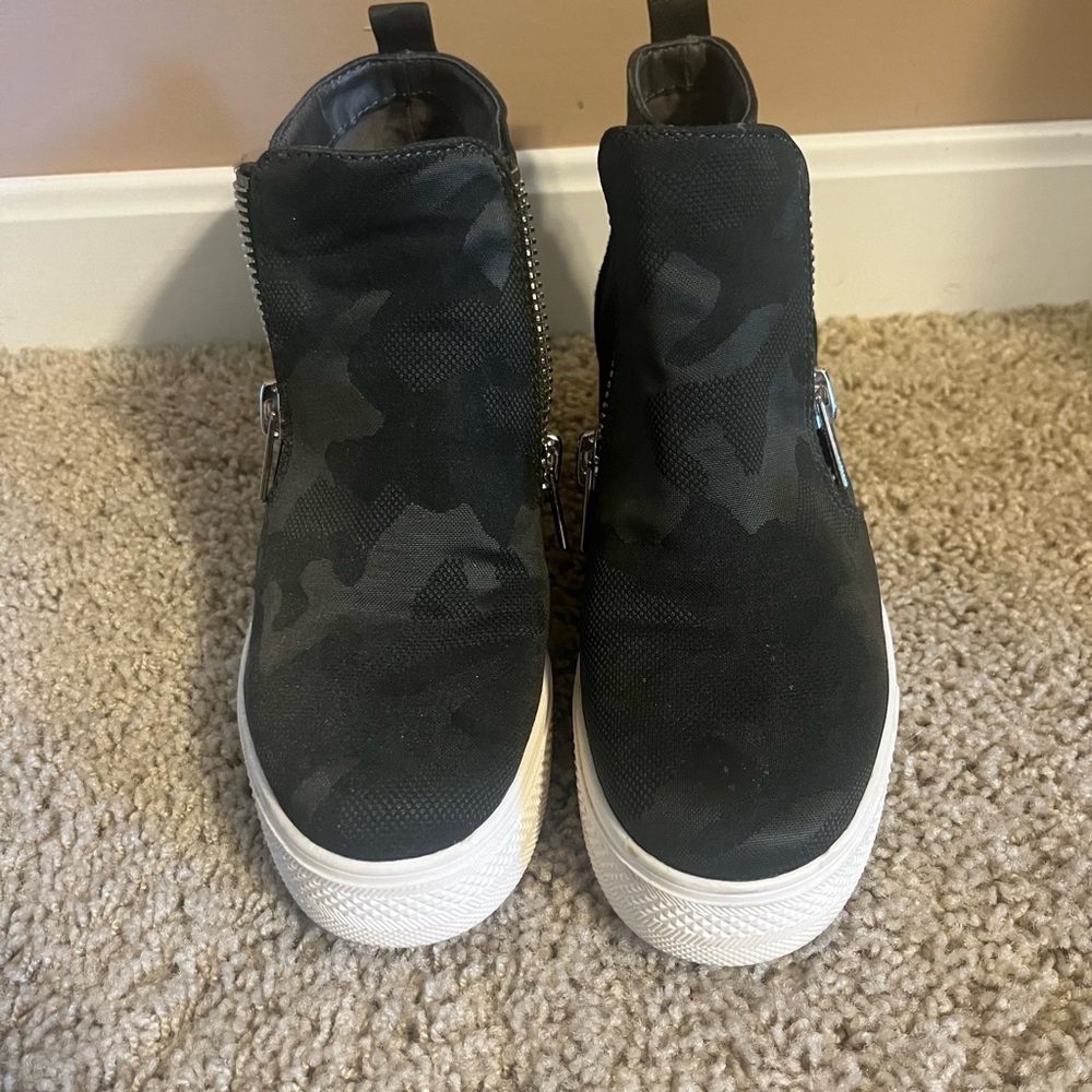 Steve Madden Fashion Sneaker